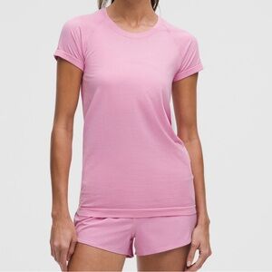 Lululemon Swiftly Tech Short Sleeve 2.0 size 8 in pink frosting